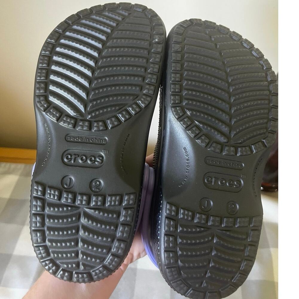 Crocs Classic Disco Dance Party Clogs Big Kid Size 2 Black Purple Stars NEW - Picture 6 of 6